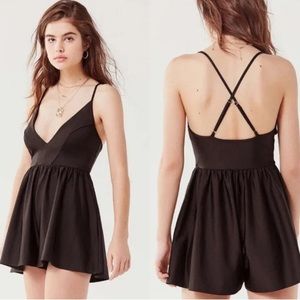UO Urban Outfitters Gianni Plunging High Rise Romper Black Shine - SMALL